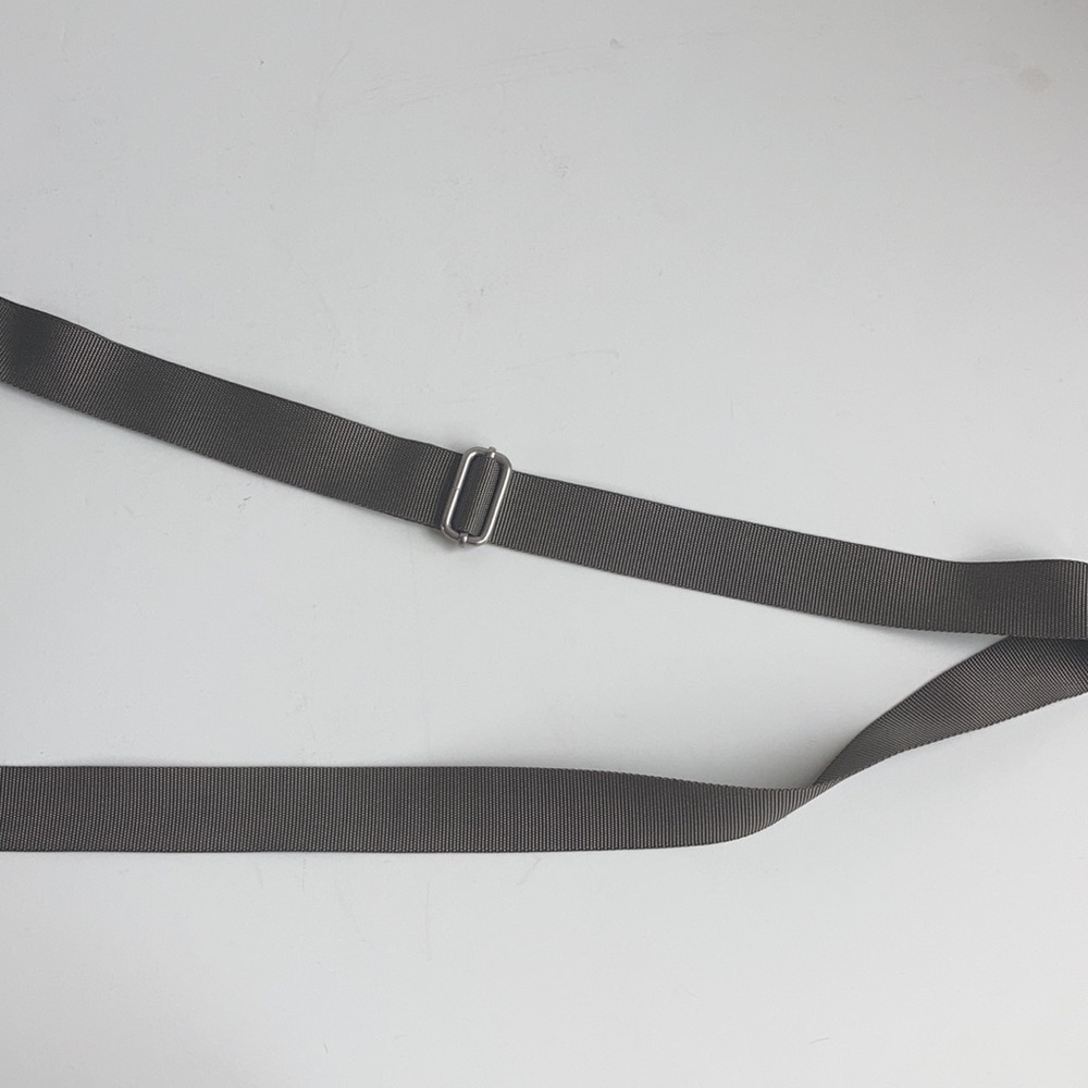 Baggallini Hailey gray (taupey) crossbody adjustable strap bag - Picture 9 of 16